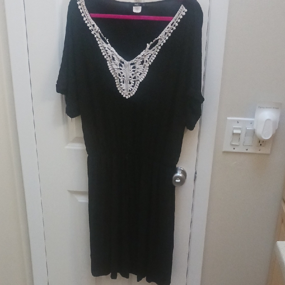 Ing Black and Pink Garment